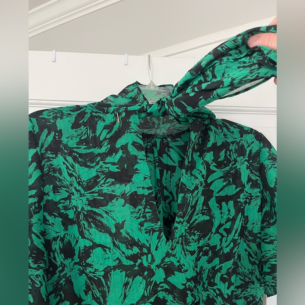 Misa Saffie Dress in Emerald Abstract - Picture 8 of 10